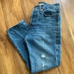 Levi’s Wedgie Distressed Straight Fit SZ 27